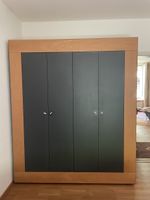 Kleiderschrank 4-türig Holz guter Zustand