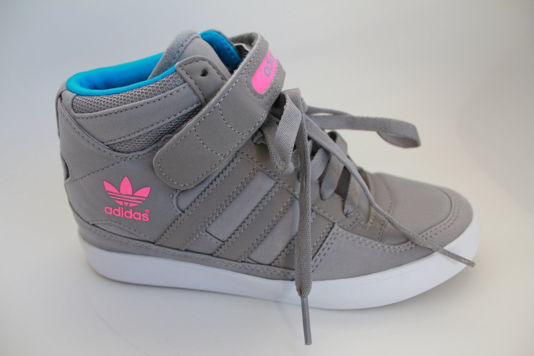 Adidas Scarpe per ragazze: Baskets Adidas  t. 36 2/3 – Nuovo (secondo la descrizione) da Peseux venduto da Gilloss 1