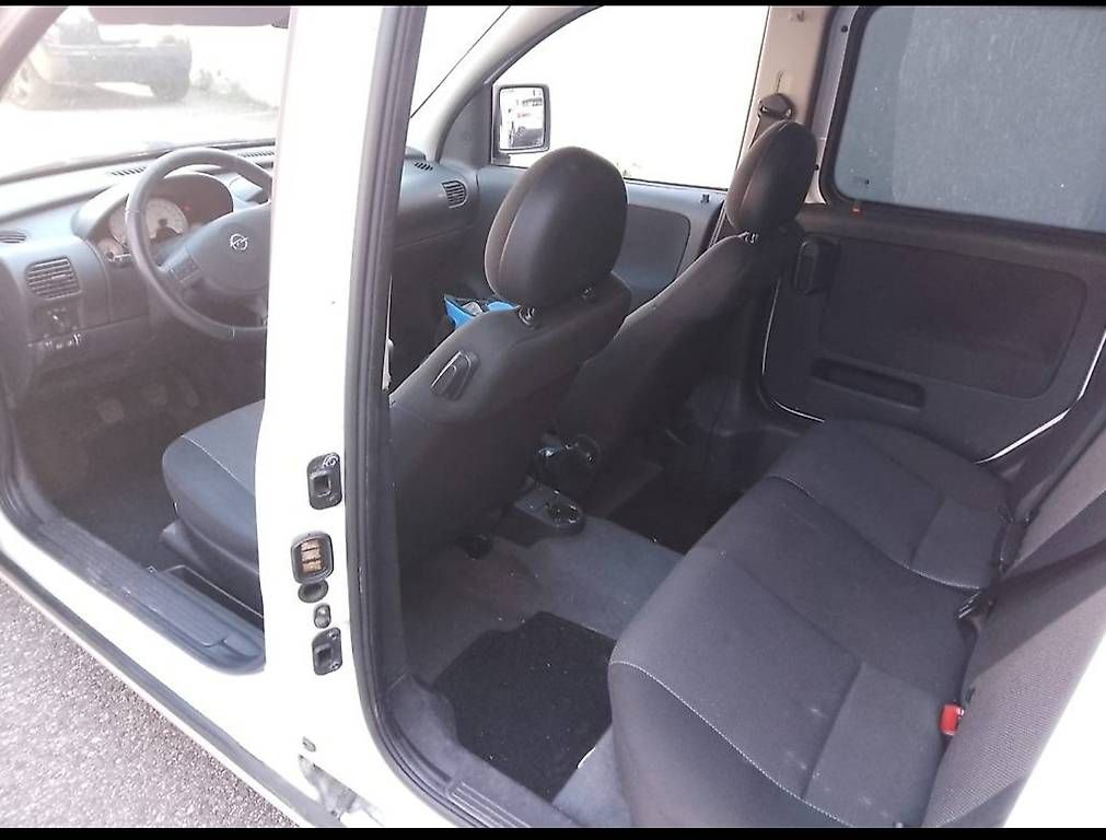 Autos: Opel Combo 1.6 CNG  – D'occasion à Mägenwil par arnyek 2