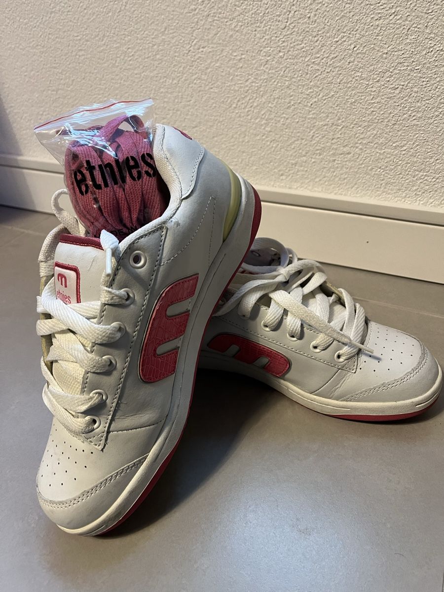 Etnies Scarpe da donna: Scarpe Etnies – Usato da Osogna venduto da lil_kfs9