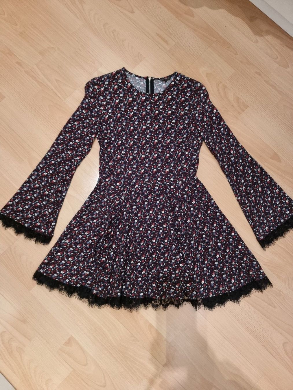 Vestiti: Kleid mit Spitzen – Usato da Affoltern am Albis venduto da Ebruli89 1