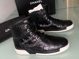 CHANEL Logo Embossed Kroko Leder Hi Top Sneakers 39.5 NEU