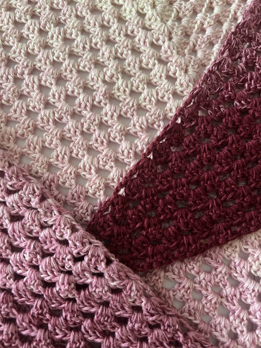Foulard & Sciarpe: Dreiecktuch Gehäkelt – Nuovo e nell'imballaggio originale da Rupperswil venduto da sige82 5