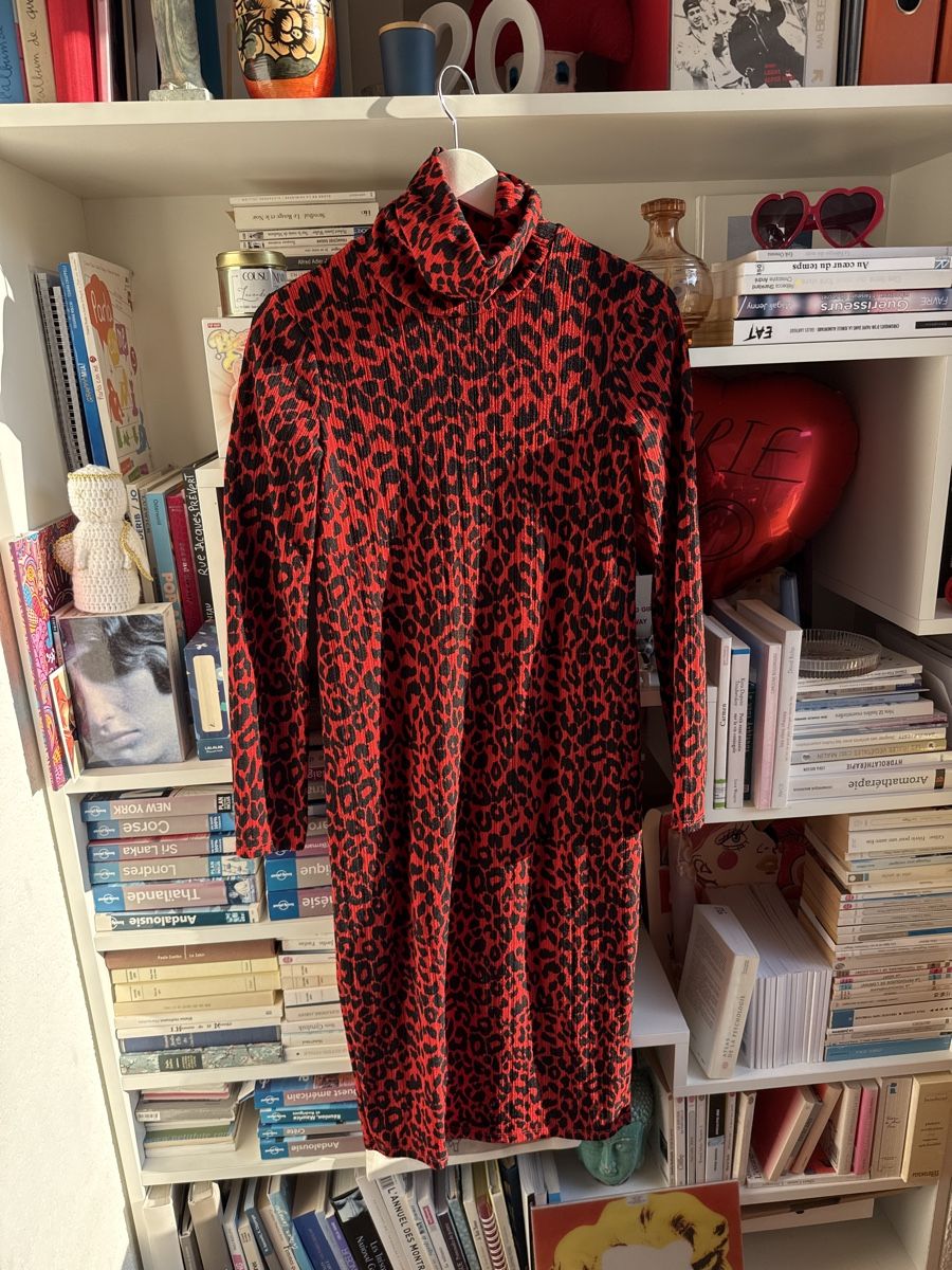 Zara Vestiti: Robe pull Zara motif léopard rouge et noir Taille S comme ne – Nuovo (secondo la descrizione) da Evilard venduto da Mamarsi