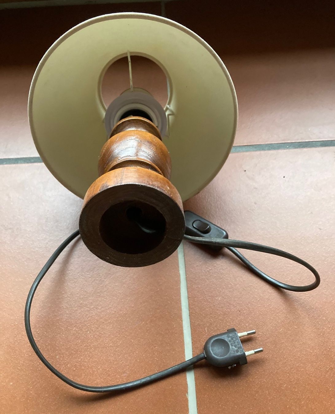 Lampade: Antike Nachttischlampe – Usato da Orselina venduto da Vrenegonde 4