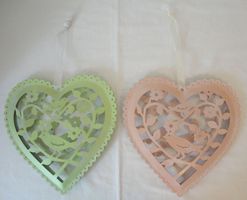 Herzen aus Metall rose/grün m. Vogelmotiven 2Stk.z.Aufhängen