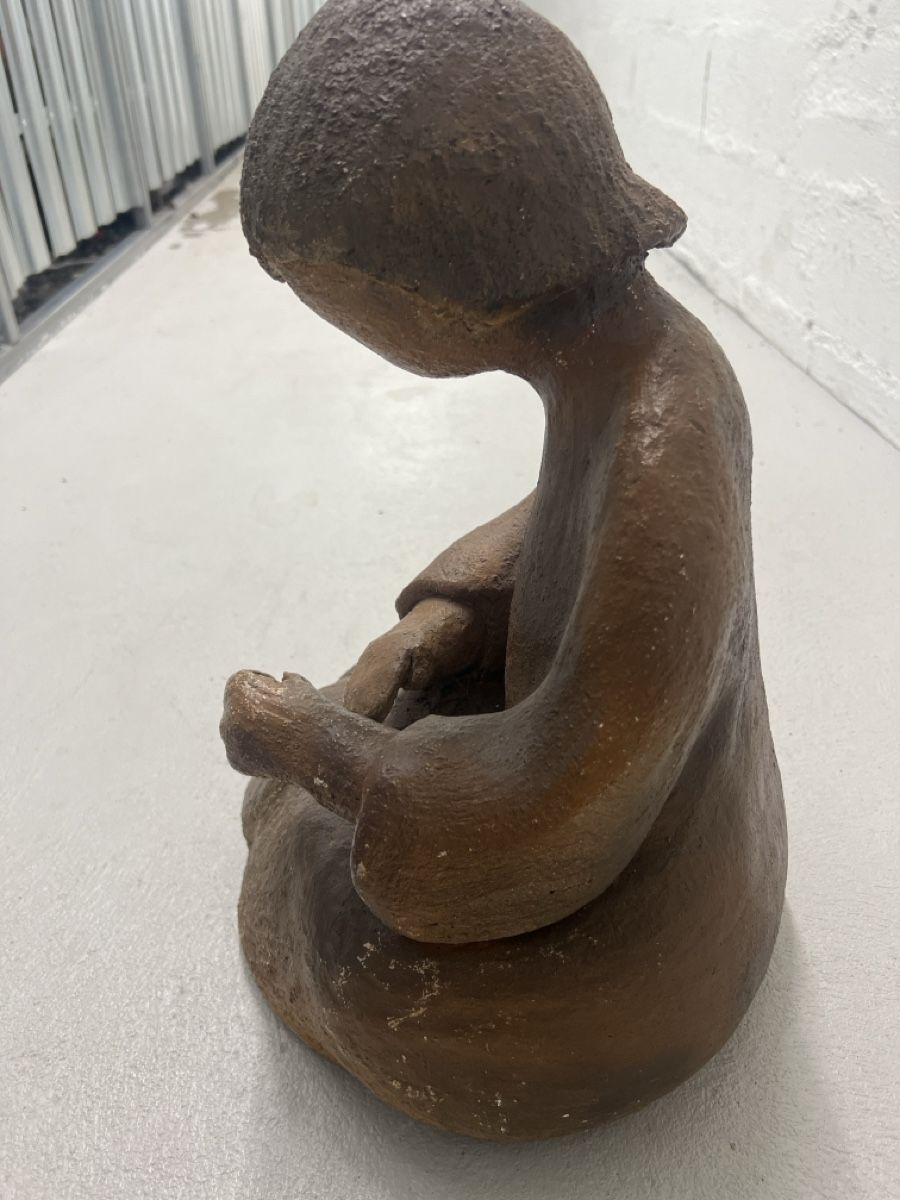 Figuren: Rustikale Mädchenfigur aus Terrakotta, CHF 50. – Gebraucht aus Zürich von Privat_13 3