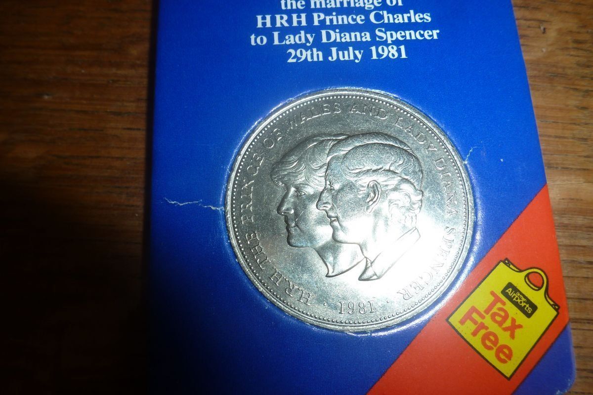 Tutti le monete: 1981 UK COIN COMMEMORATING Diana/Charles – Nuovo e nell'imballaggio originale da Emmen venduto da newdeal1970 1