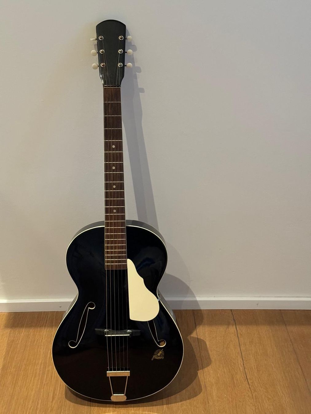 Framus Musikinstrumente: Framus 5/51 Studio Akustik Gitarre – Gebraucht aus Triesen von antikpostkarte