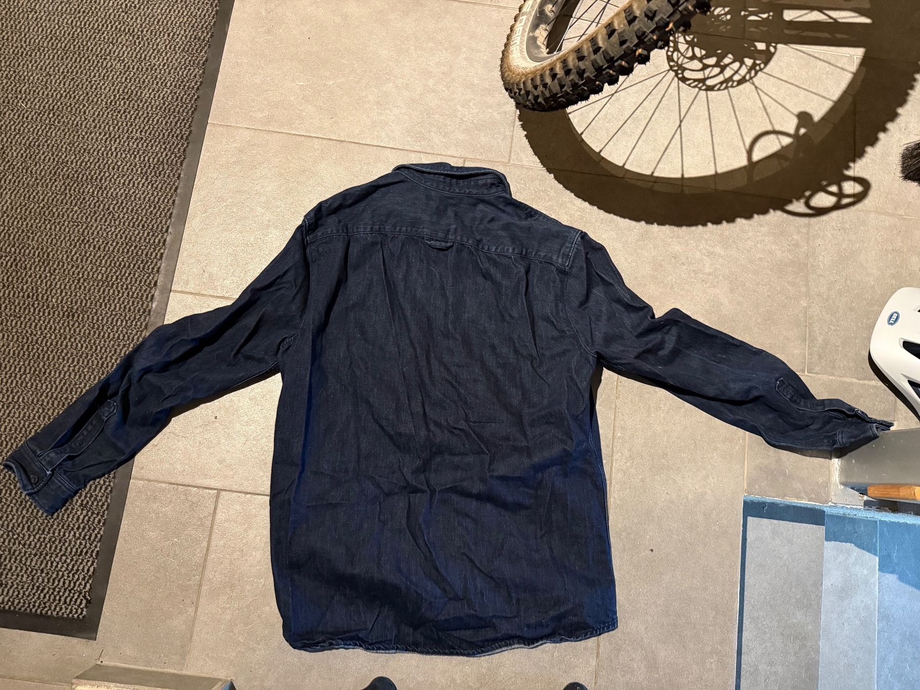 Giacche: H&M Jeanshemd Regular Fit Gr. L Dunkelblau – Usato da Ramsen venduto da _J4N4_01 2