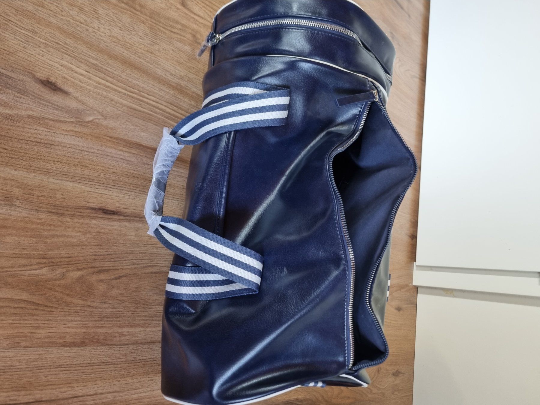 Borse: Pier One Weekender Kunstledertasche – Nuovo (secondo la descrizione) da Seengen venduto da the_wn9h