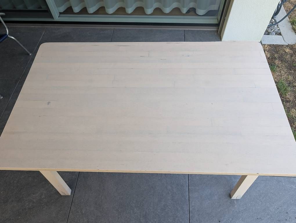 Tables: IKEA NORRAKER massiver Holztisch hell – D'occasion à Oberentfelden par ugiii76 1