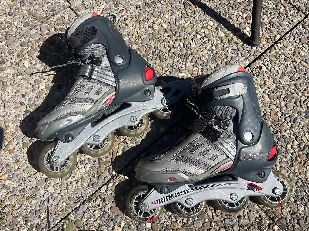 Inline-Skating & Rollschuhe: A vendre patins rollers crazycreek pointure 42 – Gebraucht aus St-Légier-Chiésaz von mir_x86m