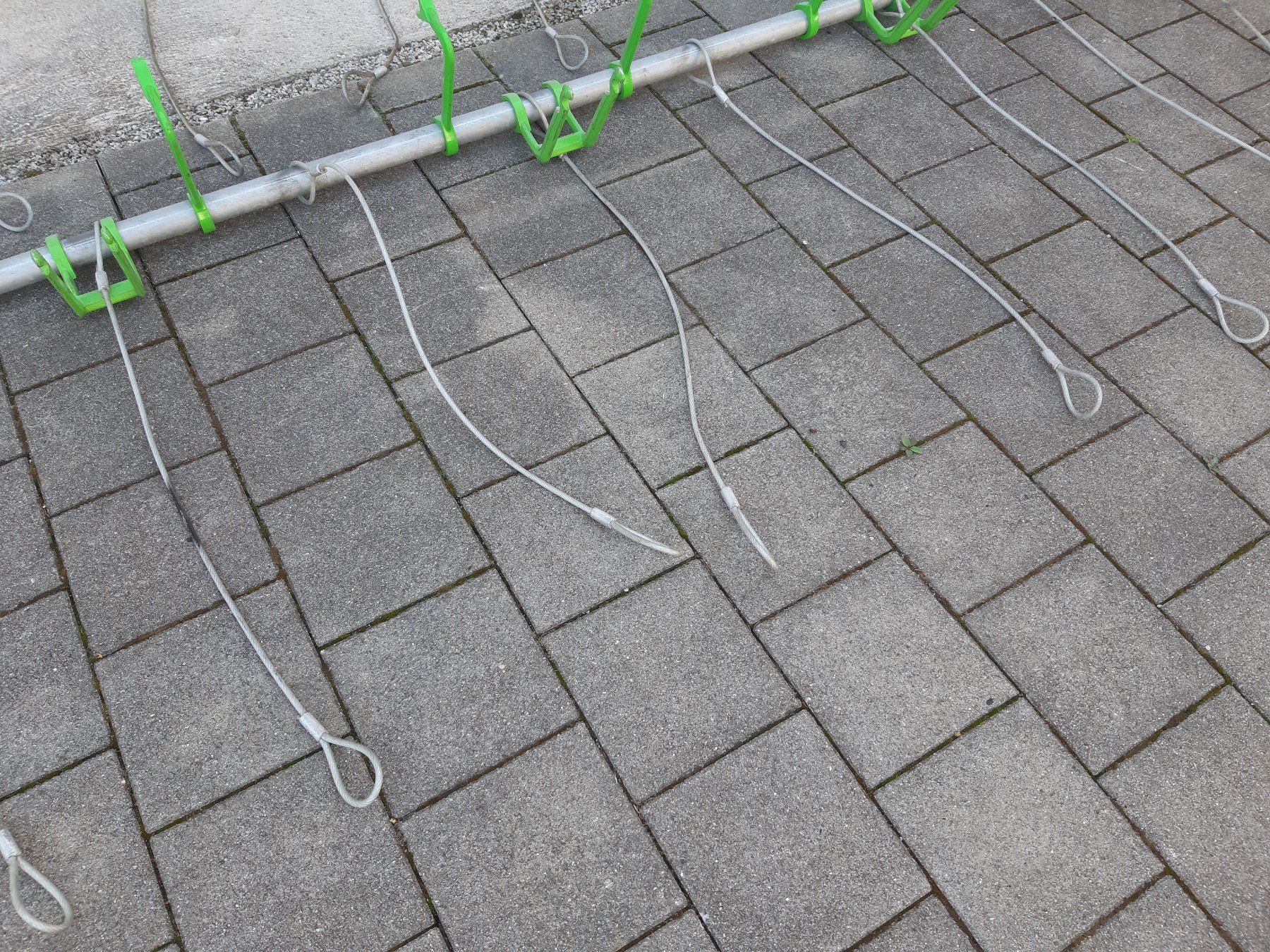 Supporti per biciclette: Velorechen Veloaufhängung velopa, 2 x 9 Plätze, 762cm – Usato da Volketswil venduto da bauteilverwerter 4