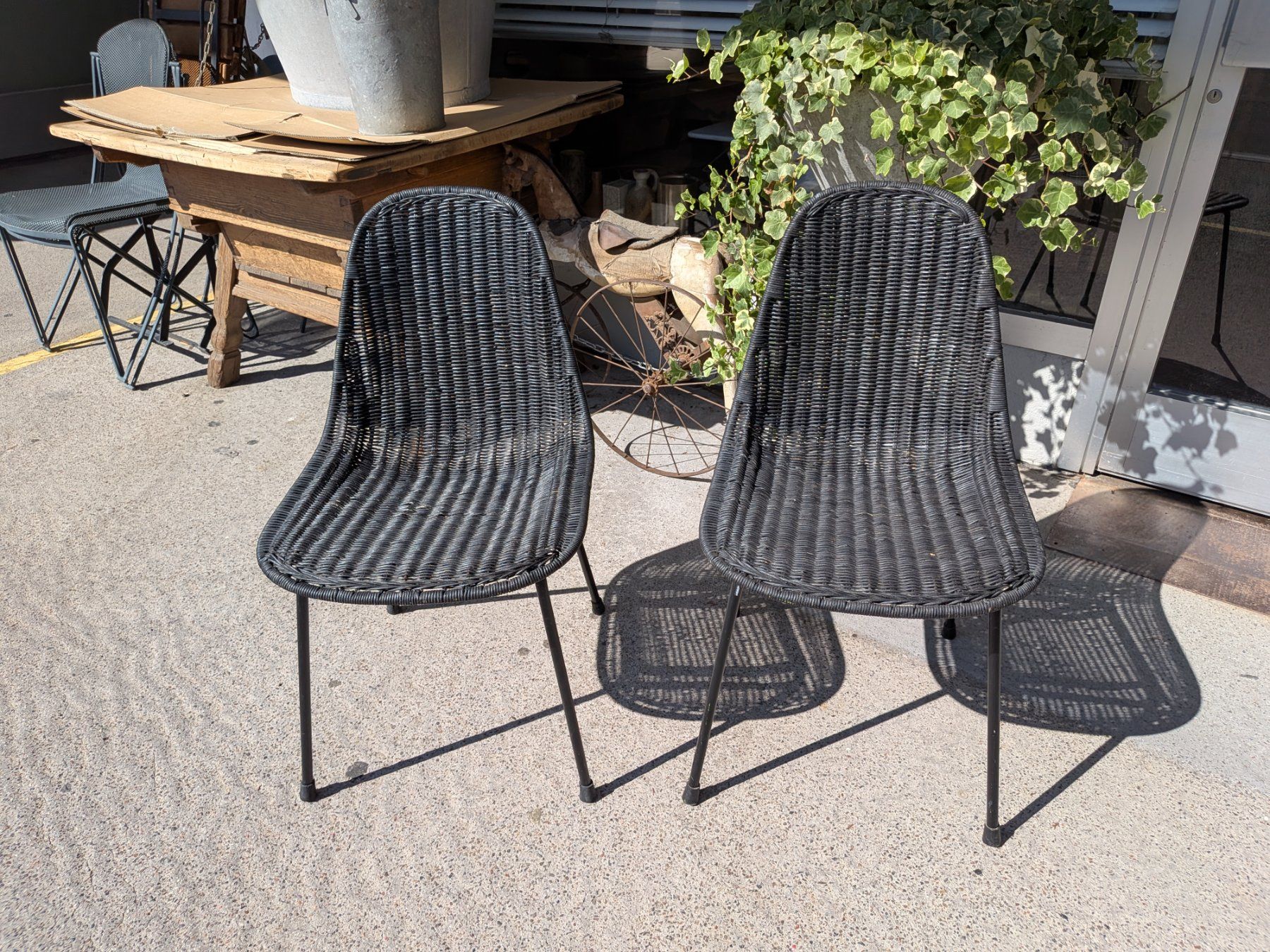 Stühle: 2 Korbstühle – Gebraucht aus Emmen von magelan