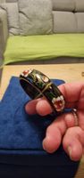 Wunderschönes Armreif mit Blumenmuster im Schmuckschachtel!