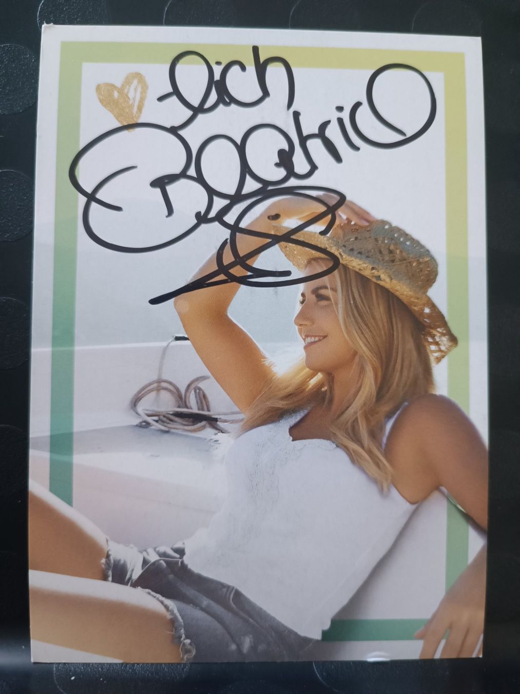Autografi: Beatrice Egli - handsignierte Autogrammkarte – Usato da Menziken venduto da Artographs