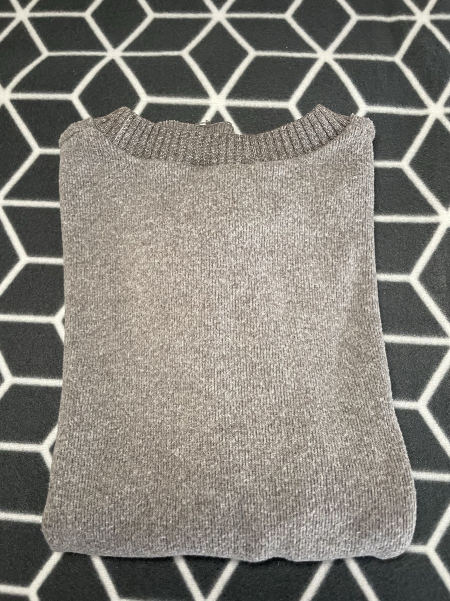 Zara Pullover & Sweatshirts: ZARA Pullover - grau – Gebraucht aus Rheineck von cha_p9qy 5