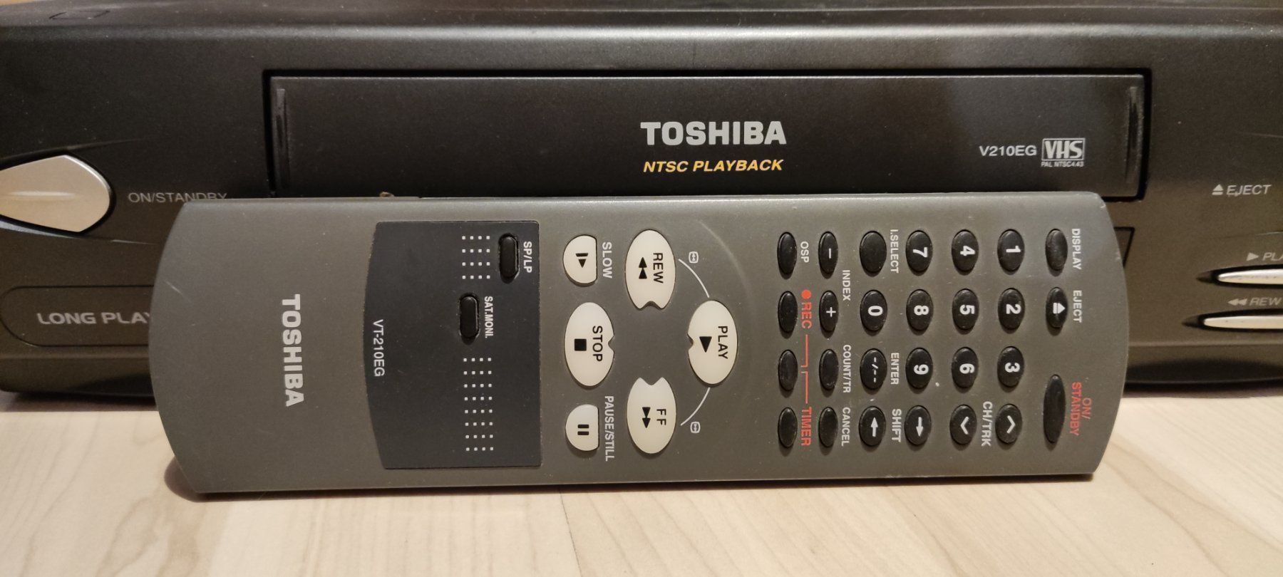 Toshiba Registratori: VHS-Videorecorder von TOSHIBA – Usato da Schongau venduto da Retro_Shop 1