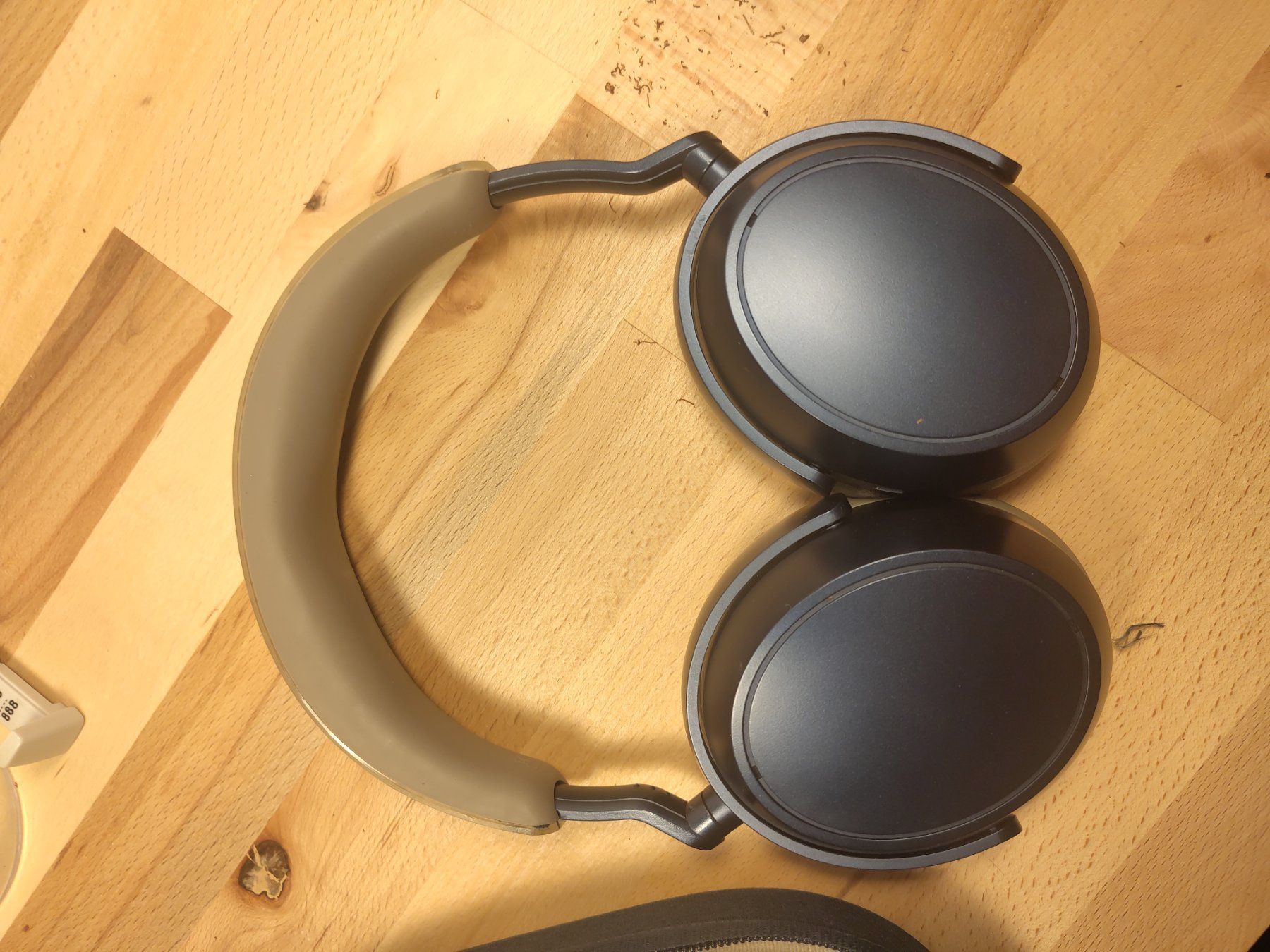 Sennheiser Cuffie: Sennheiser Momentum 4 Wireless Kopfhörer – Usato da Uster venduto da j666