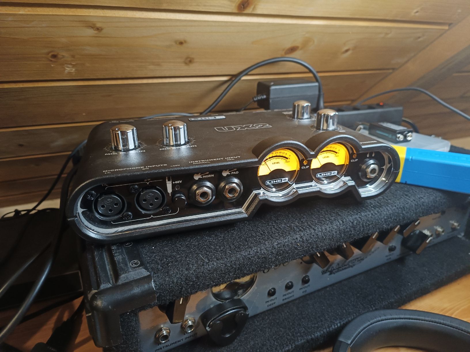 Line 6 Studioequipment: Interface audio Line 6 UX2 avec câble USB – Gebraucht aus Corcelles près Payerne von Mxm02