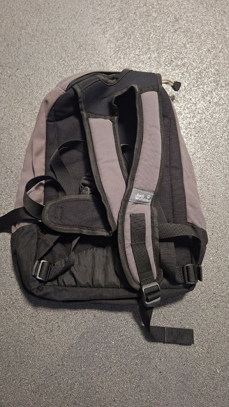 Jack Wolfskin Zaini: Jack Wolfskin Rucksack – Usato da Hünenberg venduto da 1902 1