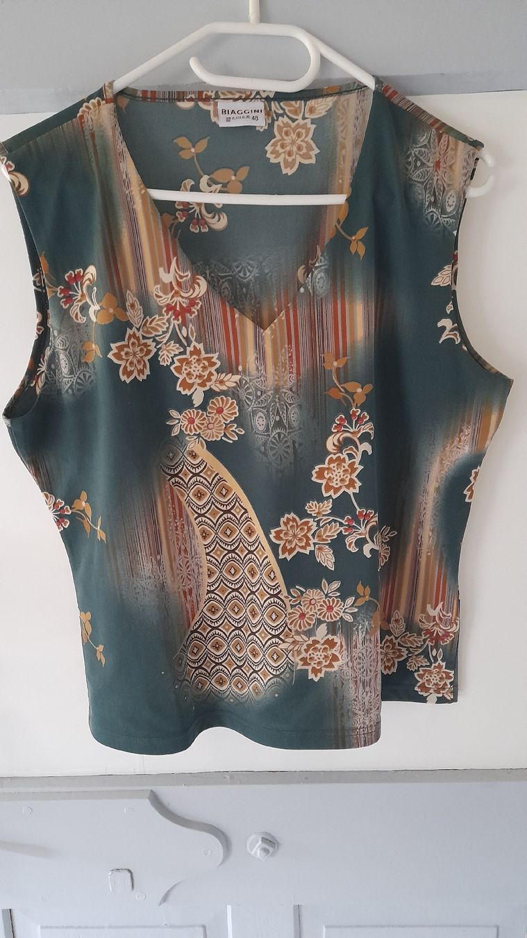 T-shirt: Sommershirt gr. 46 – Usato da Nesslau venduto da Churfirsten08