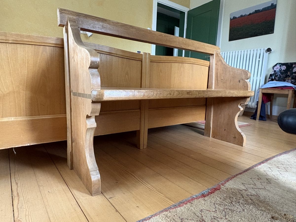 Panchine: Robuster Kirchenbank aus Holz – Usato da Bern venduto da S1las 3