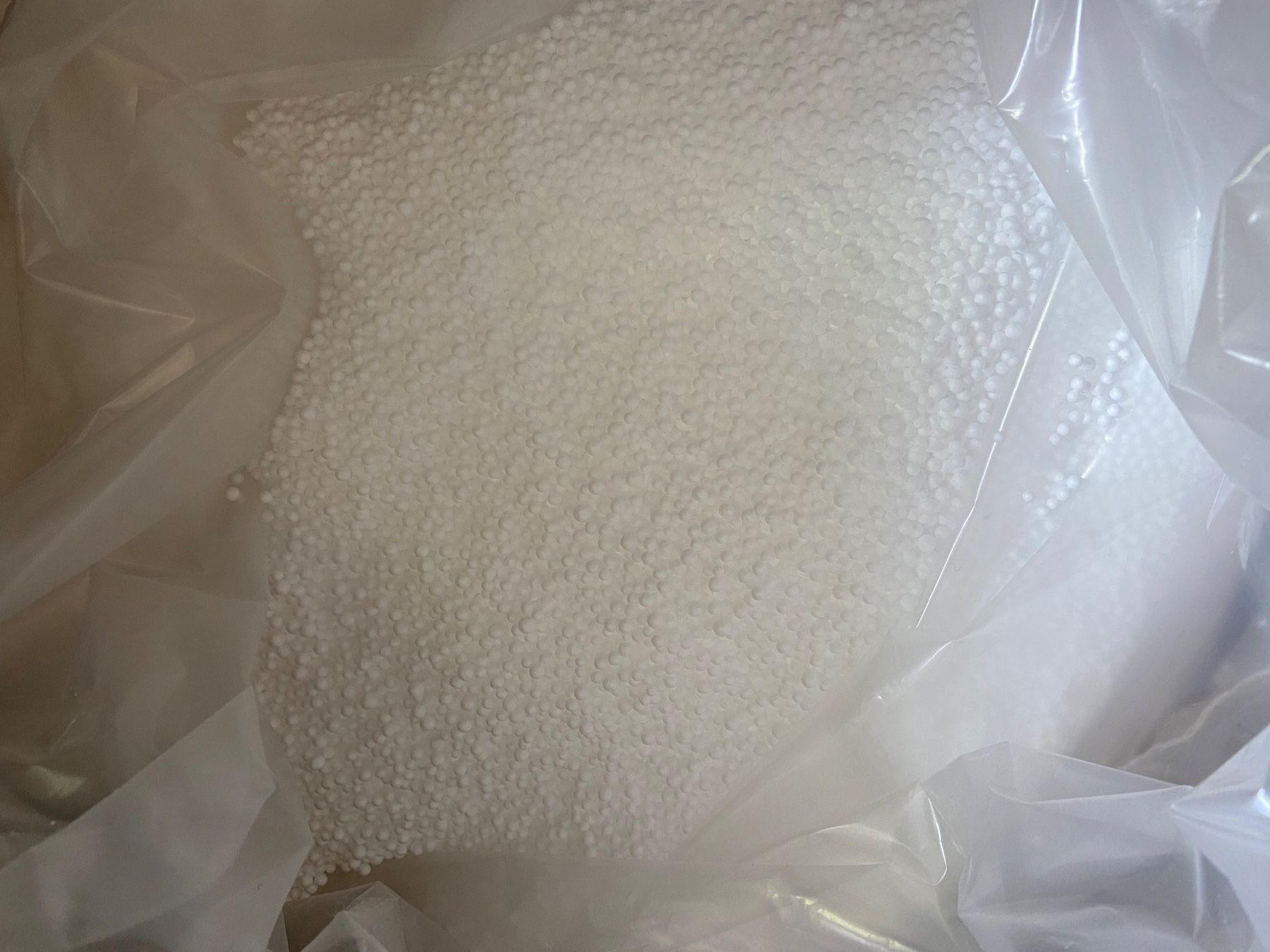 Materiale di riempimento: Billes de polystyrène pour rembourrage de coussin, pouf etc. – Nuovo e nell'imballaggio originale da Lausanne venduto da maintenant 3
