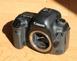 Canon EOS 5D Mark IV