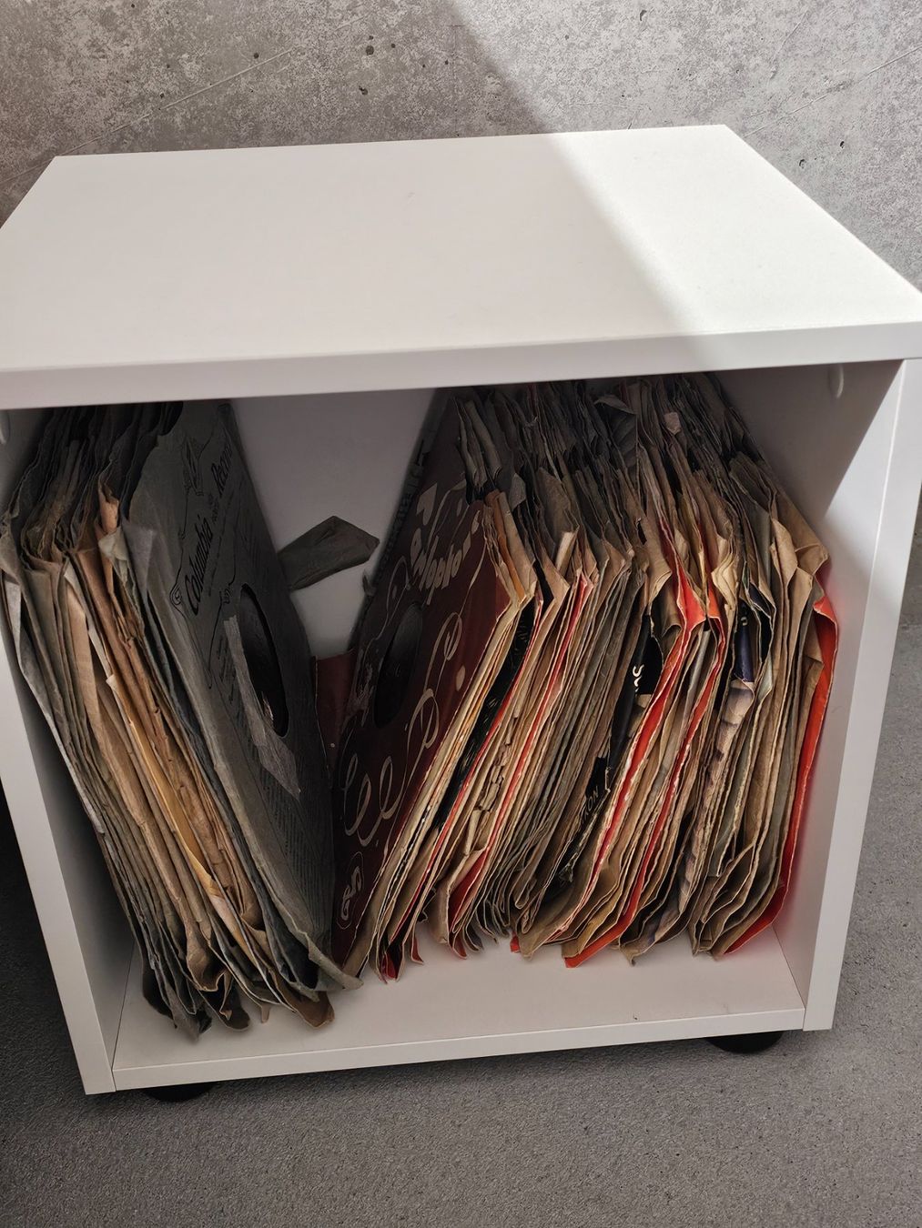 Giradischi: Antikes Grammophon mit vielen Platten – Usato da Seengen venduto da DorisAlias 5