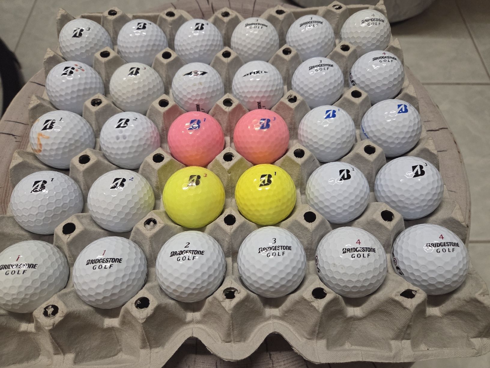 Palloni: Bridgestone Golfbälle 30 Stück – Nuovo (secondo la descrizione) da Bad Ragaz venduto da Sly_fox_65 1
