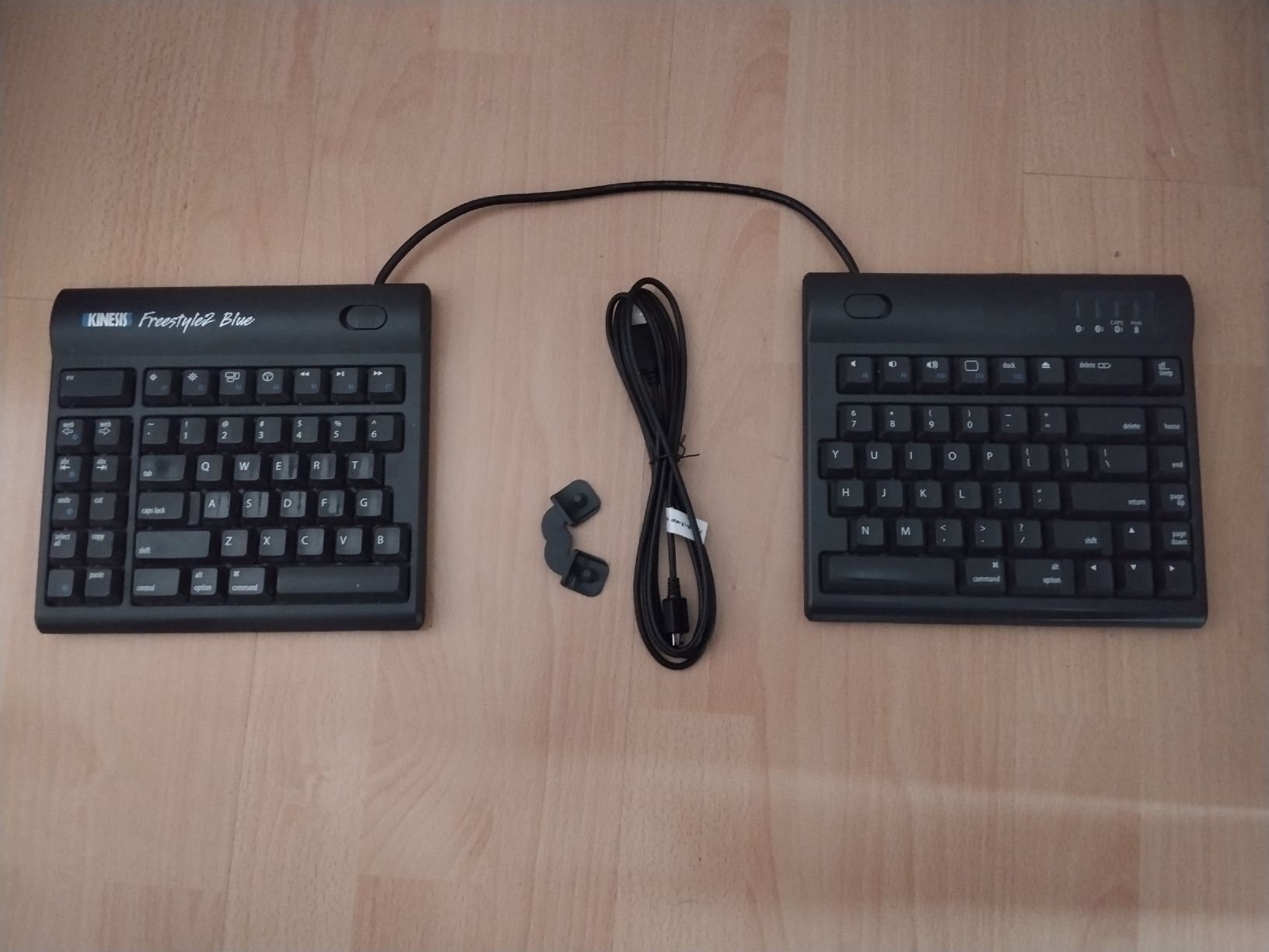 Tastiere: Split Keyboard, US Layout, Kinesis Freestyle 2 Bluetooth Mac – Usato da Rüfenach AG venduto da djproggy