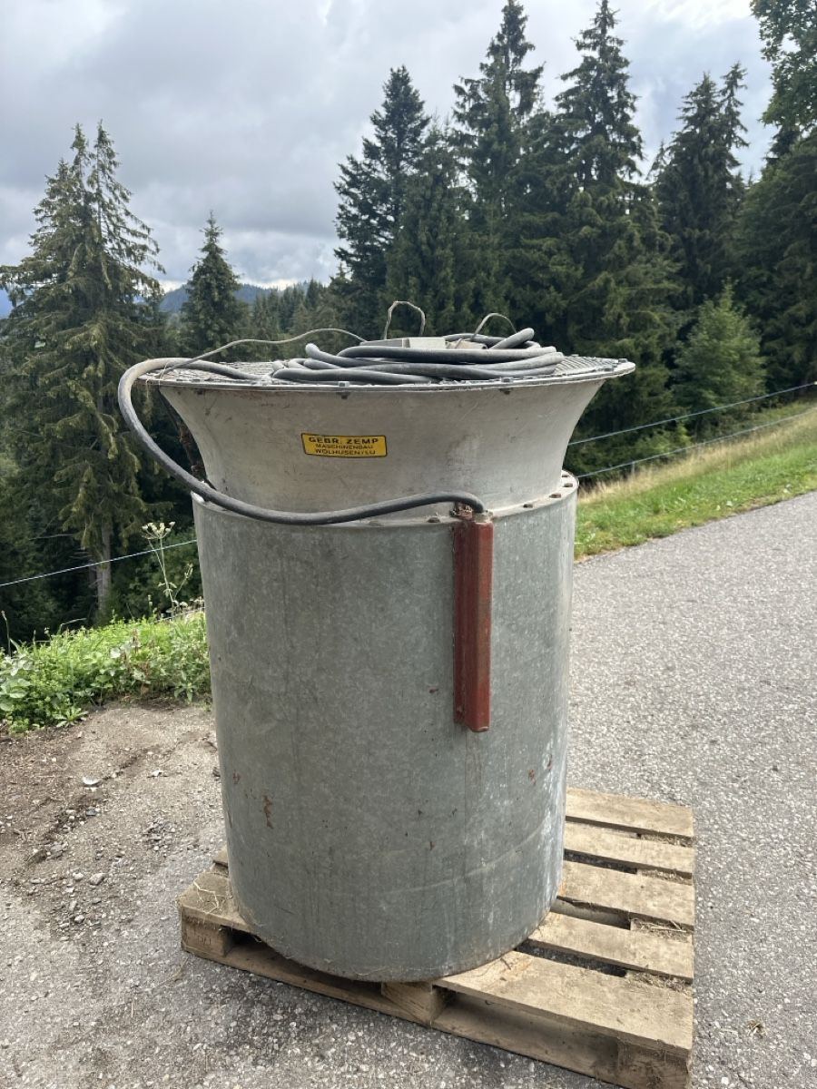 Tutte le macchine: Grosse Heubelüftung Heubombe – Usato da escholzmatt venduto da D.B-Treicheln