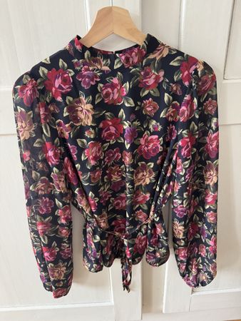 Schöne Bluse von Vila, Gr.36