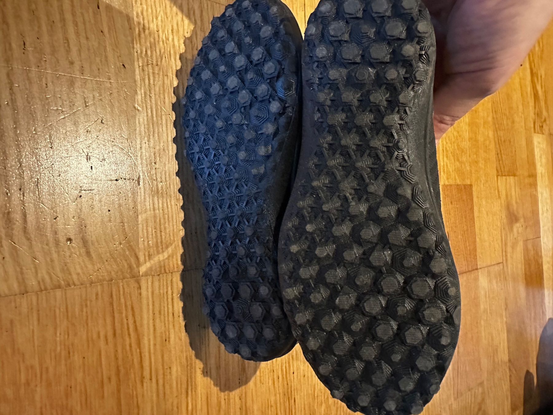 Scarpe per ragazzi: Fußballschuhe kinder – Usato da Uetikon am See venduto da ano_mnw7 1