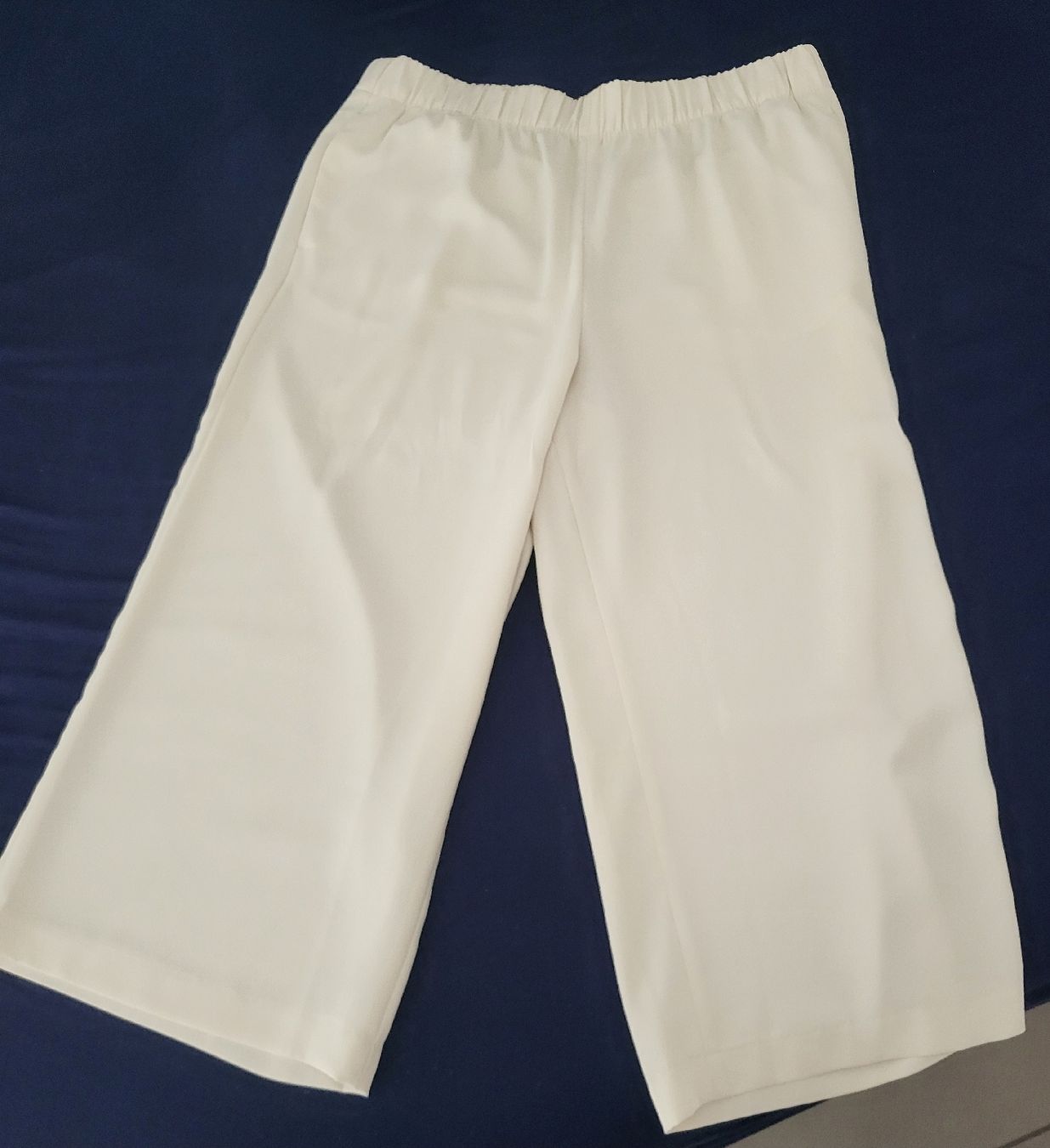 H&M Hosen: Stoffhose weiss – Gebraucht aus Sevelen von js6_52jq