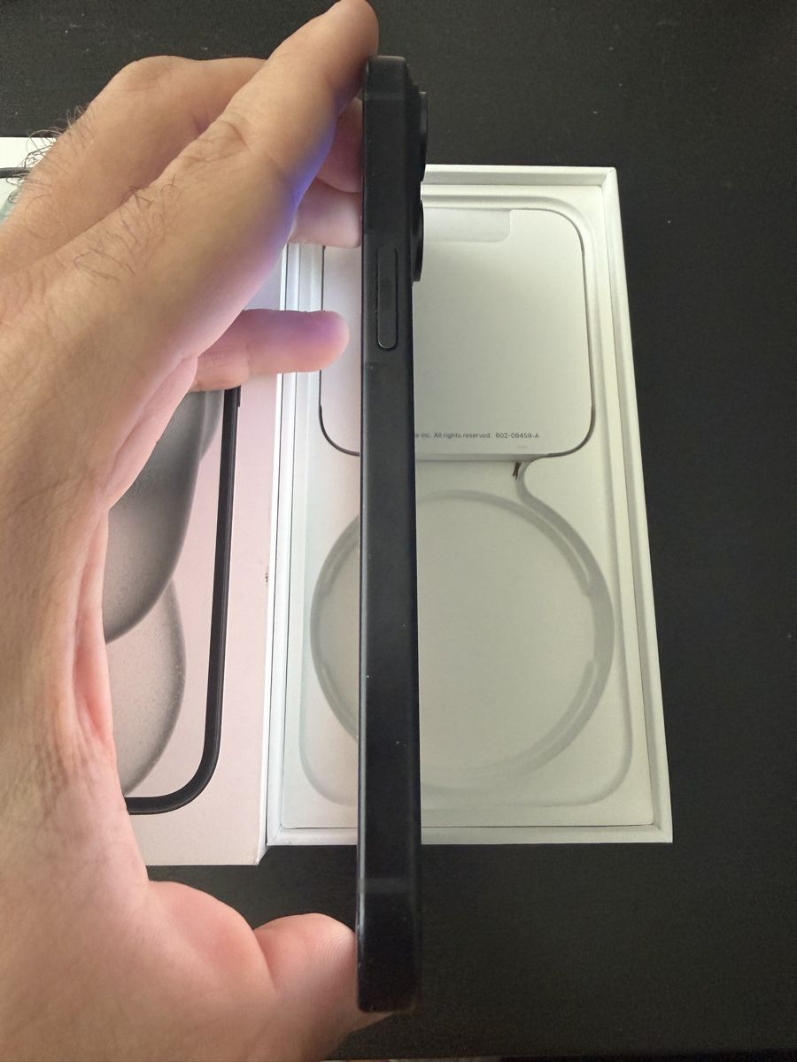 Apple Telefoni cellulari / Smartphones: iPhone 15 noir 128Gb  – Difettoso da Genève venduto da Phoneconcept 3