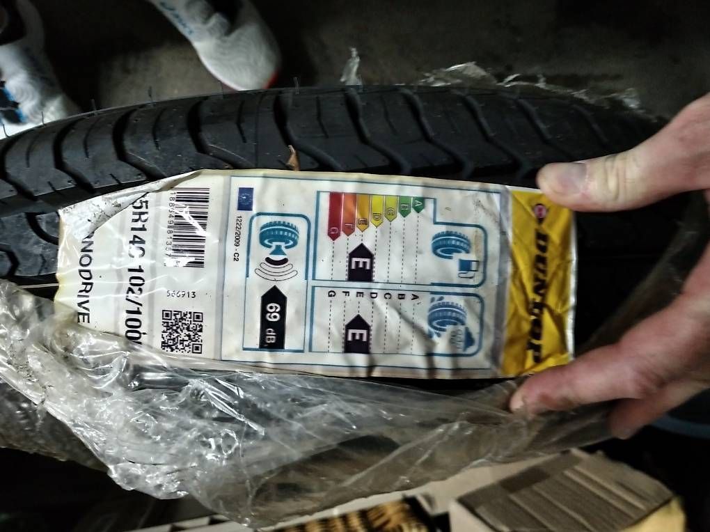 Pneus & Kompletträder: Dunlop LT 185 R14C, NEU – Gebraucht aus Riehen von Ricardolix 2