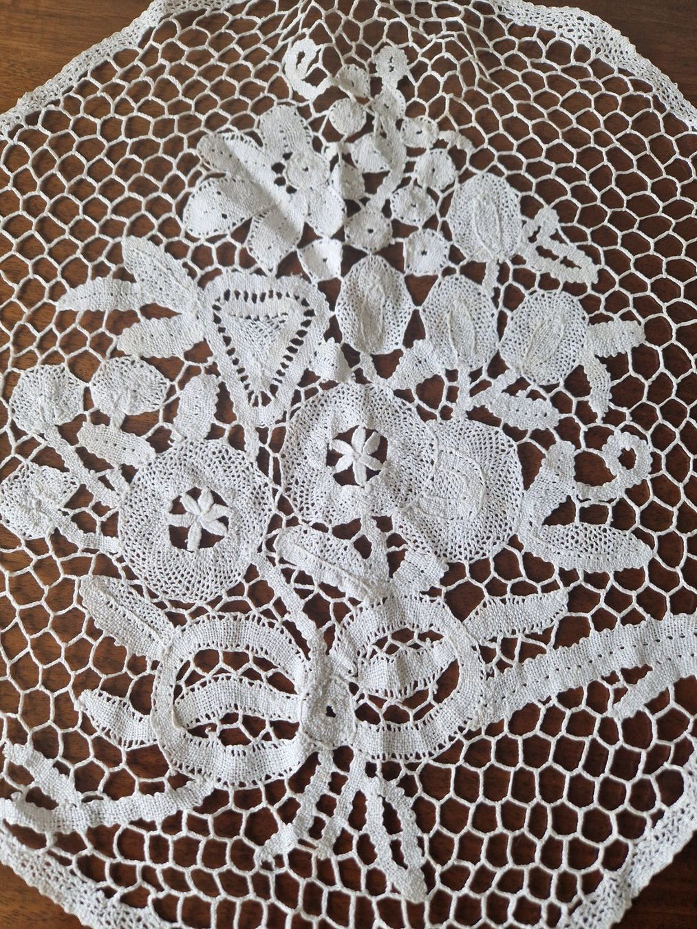Altra biancheria da tavola: Klöppelspitze Deckeli 36x30cm – Usato da Bern venduto da Antikbatik