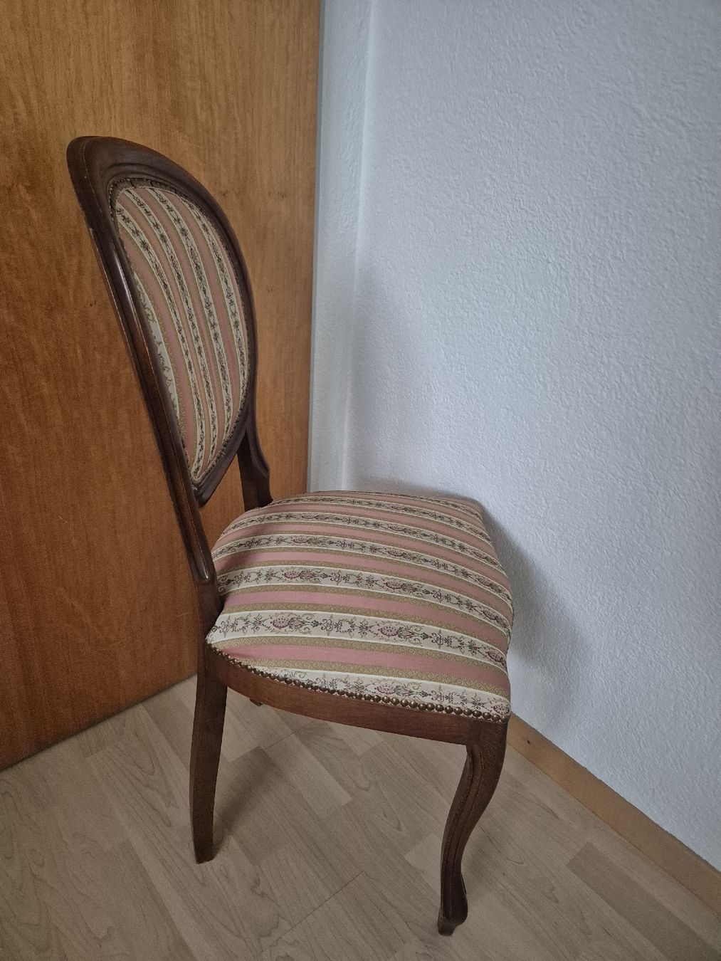 Sedie: antiker Stuhl - Vintage - Retro – Usato da Herzogenbuchsee venduto da herzchae 1