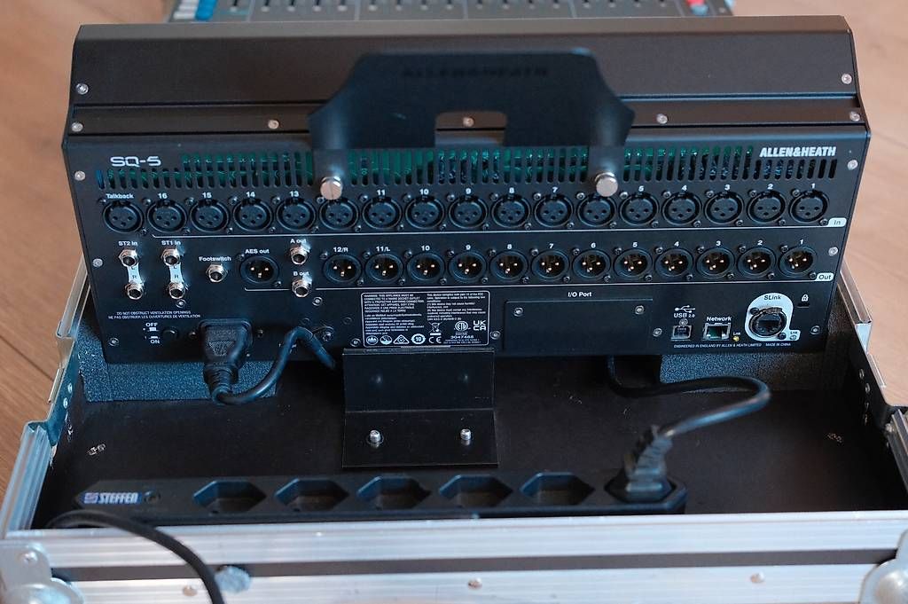 Allen & Heath Console di mixaggio: Allen & Heath SQ5 – Usato da Lausanne venduto da juliencarrera.1991 3