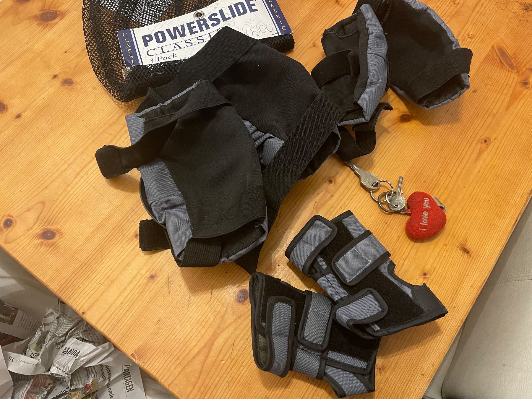 Sci: Powerslide Classic Sport Schutzbekleidung. Grösse M – Usato da Weinfelden venduto da ice_heart_xx 2
