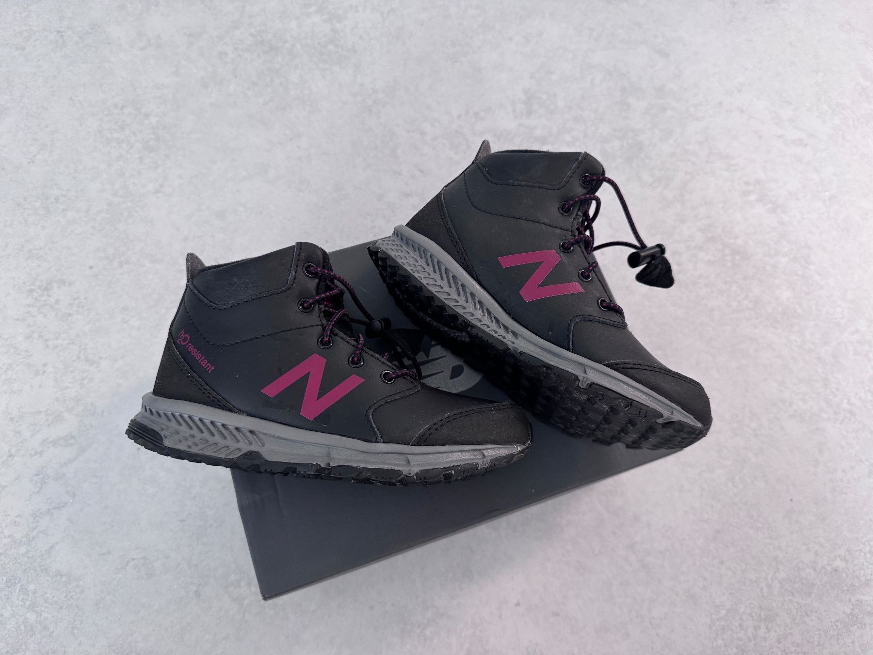 Scarpe da uomo: New Balance Schuhe Grösse 28.5 – Usato da Bonaduz venduto da lut_6rts