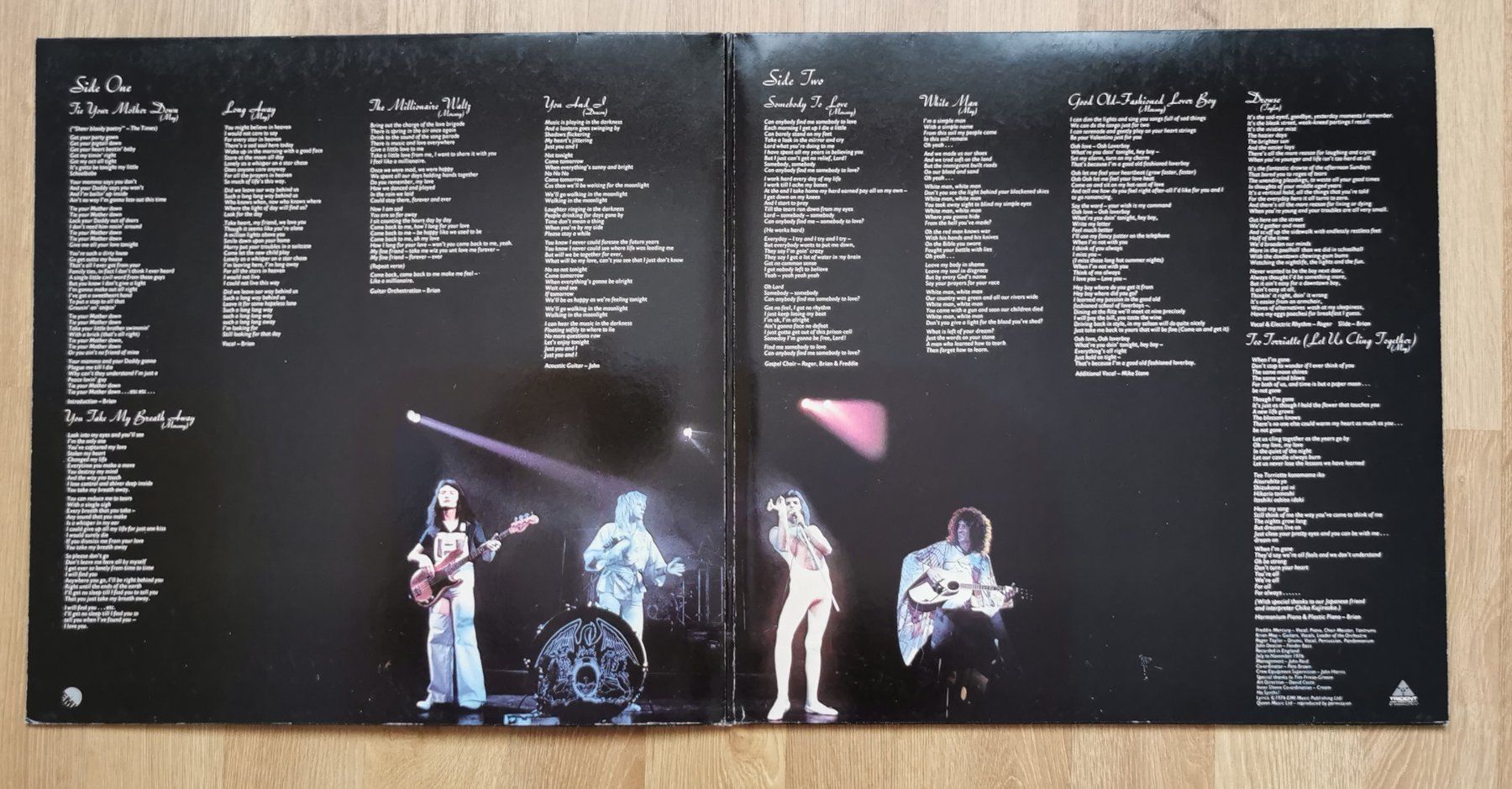 Dischi in vinile: Queen - A Day At The Races – Usato da Birsfelden venduto da dsc_f8gx 6