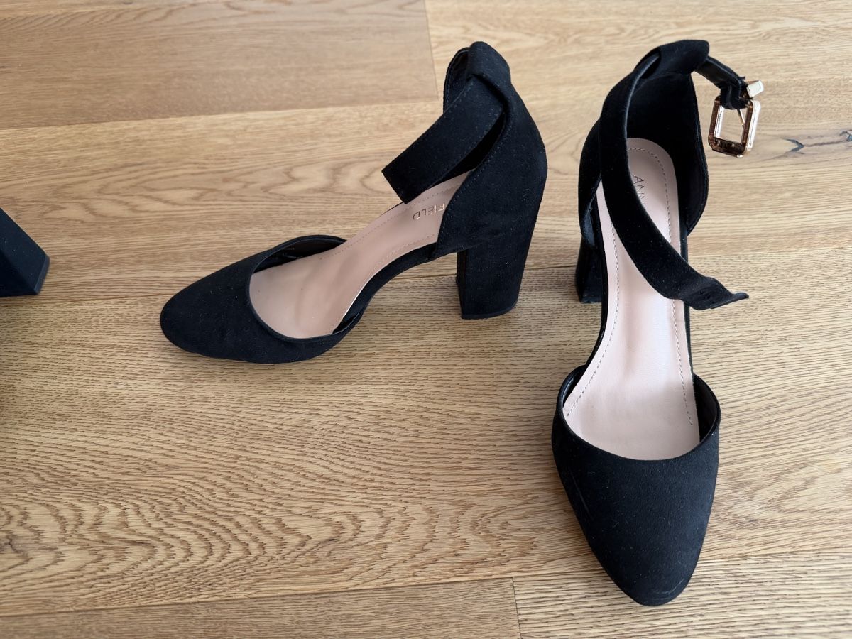 Scarpe da donna: Zwei Paar Damenschuhe  – Nuovo (secondo la descrizione) da Zug venduto da kuba1972 2