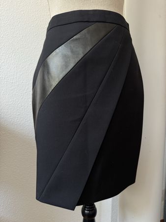 Jupe crayon Saint Laurent, T. 36-38, laine vierge noire