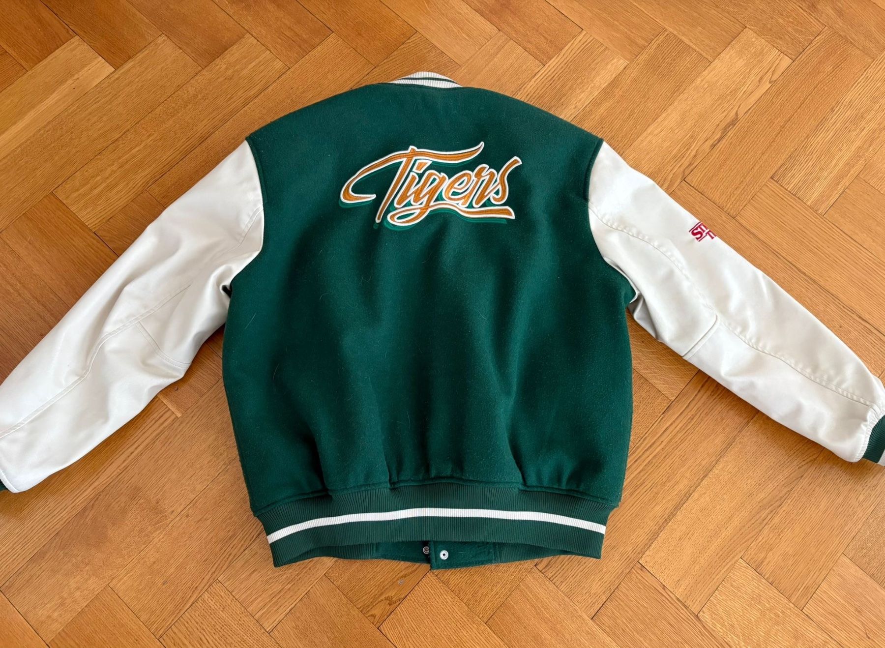 H&M Giacche: H&M x Stranger Things Bomberjacke Baseballjacke M – Usato da Clarens venduto da Lois86 1