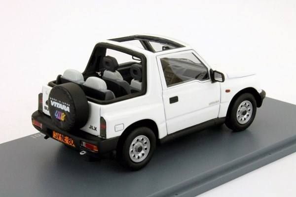 Mercedes SK II LKW Modell 1:18 - Weiß 1988-1998 - Metall Modellauto