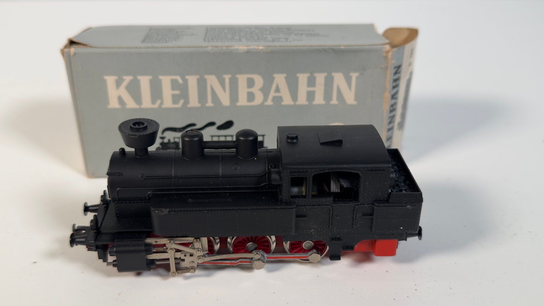Kleinbahn Modellini di ferrovie: Kleinbahn H0: Dampflok D 120, mit Licht, DC-analog – Usato da Zürich venduto da Hedwig-steig 1